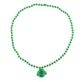 Collana di perle verdi con ciondolo maglione natalizio, accessorio festivo perfetto per le feste. - Collana Maglione di Natale (Catena a Sfere) / Verde
