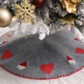 Jupe de sapin de noel en feutre gris avec des coeurs rouges et des decors de lutins mignons - Gris
