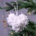 Weisser flauschiger Herz Weihnachtsbaum haengender Anhaenger aus Wollfilz 9x11 cm - Feder Kronen Herz / 9x11cm / Weiß