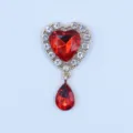 Colgante de aleación de diamantes de imitación de corazón dorado DIY 24x45mm - Rojo Brillante