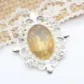 Gros plan sur les détails de l'accessoire DIY en alliage strass cristal ovale - Café Clair