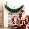 Ghirlanda di pino artificiale di Natale 90 cm con statuette di Babbo Natale per decorare. - Ghirlanda Luna / 90cm / Verde