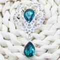 Alloy flower pendant teardrop rhinestone brooch DIY handmade clothing accessories green stone. - Cyan