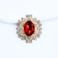 Botón de diamantes de imitación ovalado dorado 24x26mm cristal rojo para accesorios de lazo - Rojo Brillante