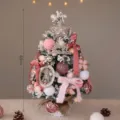 Albero di Natale da Tavolo Rosa 60cm Decorazione Festiva Miniaturizzata per la Casa - Albero della Fortuna Rosa / 60CM