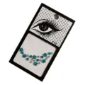 Detailopname van blauwe bloem gezicht strass steentjes sticker voor oogmake-up en feestdecoratie. - ET-07-5