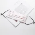 Roze zijden gezichtsmasker met verstelbare oorlussen, ademend satijnen stofmasker voor dames. - Nr. 4 Roze