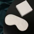Masque de sommeil en soie blanche, motif cachemire, accessoire respirant pour voyage. - Blanc