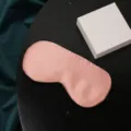 Maschera per dormire in seta rosa con cinturino regolabile, morbida maschera oscurante. - Versione Ghiaccio con Fibbia Regolabile / Rosso gomma