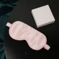Masque de sommeil en soie de mûrier rose avec elastique et boite, doux et confortable voyage. - Rose lotus