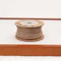 Cordino in cotone ritorto a mano per bracciali di perle, rocchetto di filato marrone resistente. - Colore lino