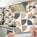 Vista dettagliata adesivo murale per cucina in mosaico di cristallo impermeabile, motivo geometrico. - 10x10cm: confezione da 20 / CRY022