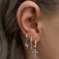 Set di orecchini a cerchio con ciondoli a forma di croce e fulmine in zircone lucido. - Stile Ciondolo con Strass d'argento - Set da 3 Pezzi (W80056-57-58)