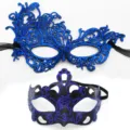 Set di maschere per carnevale, elegante maschera in pizzo blu e maschera nera con glitter. - Tiara fenice - Set blu