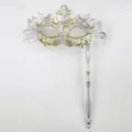 Elegante máscara de mascarada de filigrana plateada y dorada para fiestas de disfraces. - Cola de fénix de mano - Plata y oro