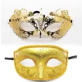 Set chryses maskes prosopou me lampera strass kai metalliko filigkran gia parti. - Μυτερή μάσκα ομορφιάς - Σετ από σφυρήλατο σίδερο σε χρυσό