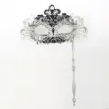 Elegante maschera da ballo in maschera nero argento con motivi floreali e strass. - Coda di fenice portatile - nero e argento