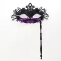 Maschera da ballo in maschera nera e viola con strass mezzo viso per festa costume. - Coda di fenice a mano - Nero e viola
