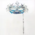 Maschera metallica blu e argento con manico elegante mezza faccia per feste e balli. - Coda di fenice manuale - Blu argento