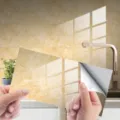Stickers carrelage motif marbre avec film épaissi et texture cristal pour déco cuisine. - DLS027