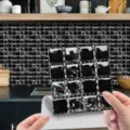 Vue de détail rapprochée de l'autocollant mural mosaïque cristal noir 3D brillant. - Film Cristal 20x20cm Paquet de 10 Pièces / MSC082