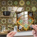 Detalle de primer plano de adhesivo de azulejos mandala despegable con película de cristal. - 10*10cm Paquete de 10 Piezas