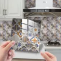 Gros plan de l'autocollant de carrelage lotus 3D dans la cuisine, film cristal et adhésif. - 15*15cm Paquet de 10 Pièces / DJ048