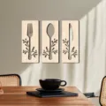 Vue détaillée de panneaux muraux en bois fourchette cuillère couteau pour cuisine. - Modèle MZ185A : Grain de bois d'érable