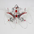 Silberne Metall Maske mit roten Strasssteinen und Ketten fur Karneval Party und Events. - Silberner Pfeil mit Rubin-Strass
