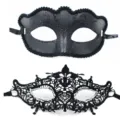 Conjunto de máscaras negras, máscara de encaje y purpurina para fiesta y baile de disfraces. - Mariposa Mate Con Flecha De Encaje Y Strass Moldeado