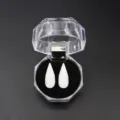 Halloween vampier tanden in doorzichtige doos, witte neptanden make-up rekwisieten SKU - Vampiertanden In Doosje / 1.9cm / Wit