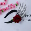 Halloween skeleton hand haarband met rode roos gotische haarhoepel feest kostuum prop item - Roos Skelet Hand Stijl / Rood