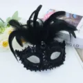 Zwarte pailletten veer masquerade masker, perfect voor feestjes en festivals. - Stijl met ingelegde zwarte veren / Zwart