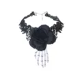 Schwarze spitzen halskette mit dunkler rose und gruseligem skelett hand anhänger für halloween. - Tag der Toten Totenkopf-Blumenhalskette - Schwarz