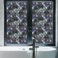 Badkamer raamfolie detail, kleurrijk vintage ruitjespatroon, statische privacyglas folie. - BL107