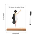 Acryl afstuderen tafelplaquette met houten basis en marker voor detail weergave. - BT014 - verticaal / Houten Voet + Zwarte Stift