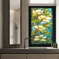 Détail du film pour vitrage en verre teinté avec un élégant design de fleurs de magnolia blanches. - BL170