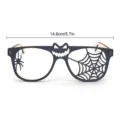 Halloween Holzbrille Detailansicht, Spinnennetz und Kürbis Ausschnitt Design, Party Requisite. - Spinnennetz Spinne (MZ838)