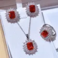 Set di gioielli collana orecchini anello zircone pietra preziosa colorata dettaglio brillante. - Set di 3 pezzi / Rosso