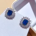 Orecchini a lobo zircone gemma blu quadrata dettaglio con design halo brillante per eleganti donne. - Orecchini / Blu