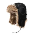 Winter warme Kunstleder Ushanka Pilotenmütze mit Plüsch Ohrenklappen, winddichte Kappe. - Einheitsgröße (55-60cm) / Schwarz