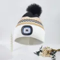 Berretto in maglia invernale LED per uomo e donna cappello caldo con luce pon pon - Tesa Bianca Cupola Nera