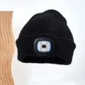 Berretto in maglia nera con lampada frontale LED ricaricabile per pesca e campeggio notturno. - Nero