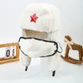 Cappello ushanka invernale in peluche bianco con stella rossa e maschera facciale per freddo - Bianco con stella rossa a cinque punte