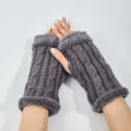 Graue Strick Pulswärmer, weiche Winter warme Plüschbündchen fingerlose Handschuhe. - Dunkelgrau