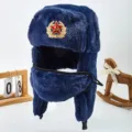 Colbacco invernale in pelliccia sintetica con paraorecchie, berretto antivento caldo unisex. - Logo spiga di grano blu navy