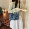 Sac bandouliere denim style moto vintage pour femme, sac porte epaule tendance chic. - Bleu