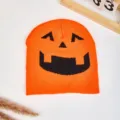 Berretto in maglia arancione di Halloween con ricamo viso di zucca nera, cappello caldo invernale. - Arancione
