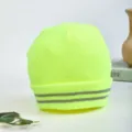 Fluoreszierende gelbe Strickmütze mit doppelten reflektierenden Streifen für Outdoor - Verstellbar / Zwei Streifen / Fluoreszierendes Grün