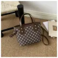 Braune Mini Eimer Tasche mit Pünktchen, PU Lederbesatz Umhängetasche, Freizeittasche - Ohne Anhänger / Braun